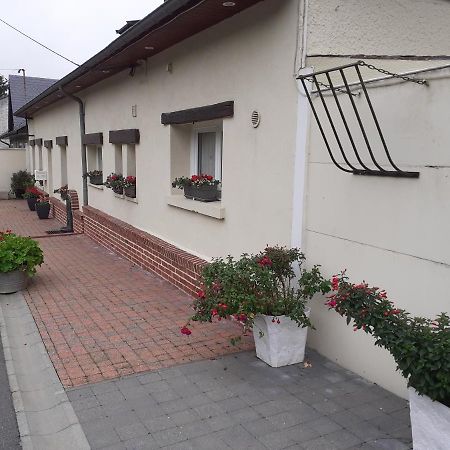 Bed and Breakfast Relais Des Tourterelles La Neuville-aux-Joutes Екстер'єр фото
