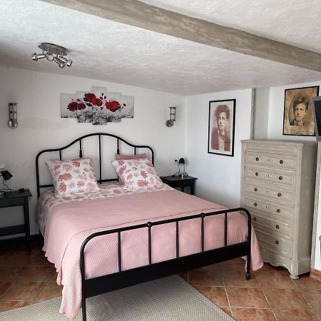 Bed and Breakfast Relais Des Tourterelles La Neuville-aux-Joutes Екстер'єр фото