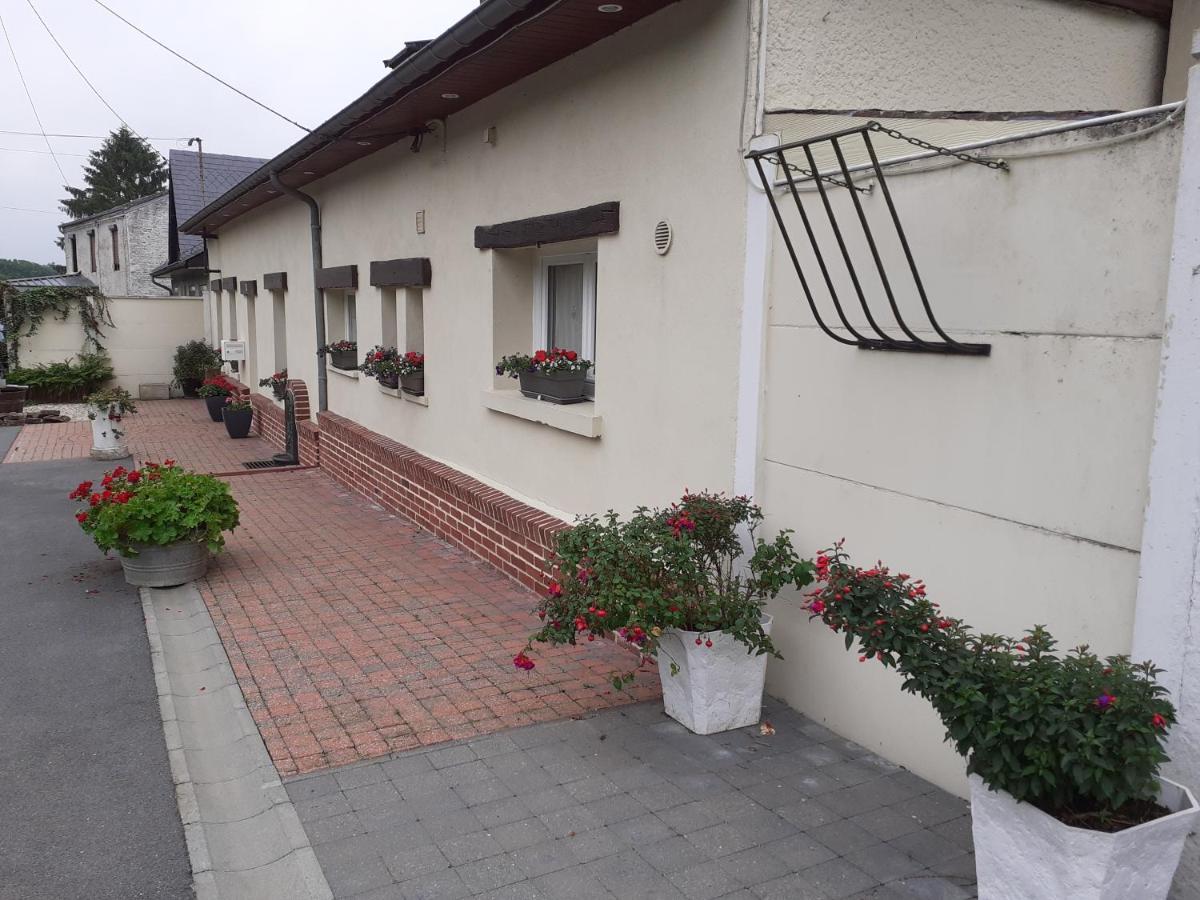 Bed and Breakfast Relais Des Tourterelles La Neuville-aux-Joutes Екстер'єр фото