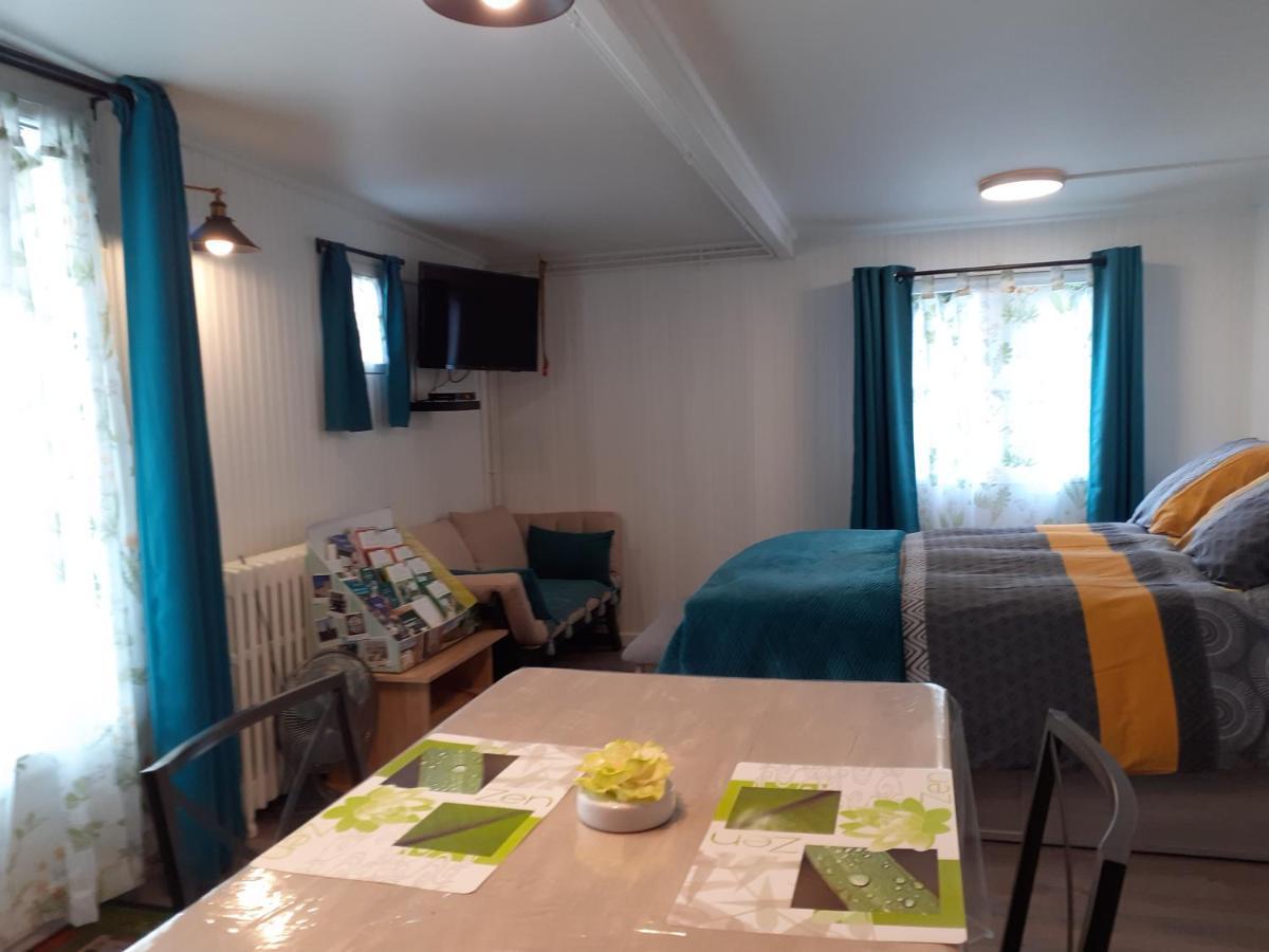 Bed and Breakfast Relais Des Tourterelles La Neuville-aux-Joutes Екстер'єр фото